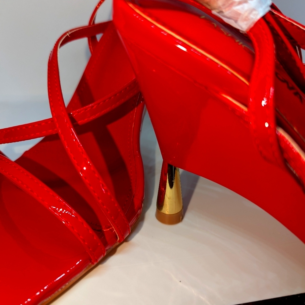New women's Melbourne red heels